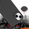 Etui RabbitMob do iPhone 15 Plus Premium Carbon Case do MagSafe
